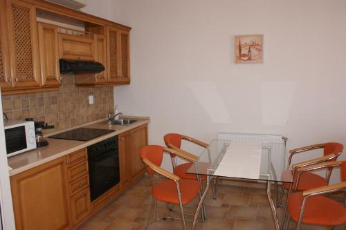 �rnyas Apartmanh�z