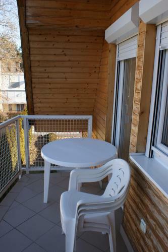 �rnyas Apartmanh�z