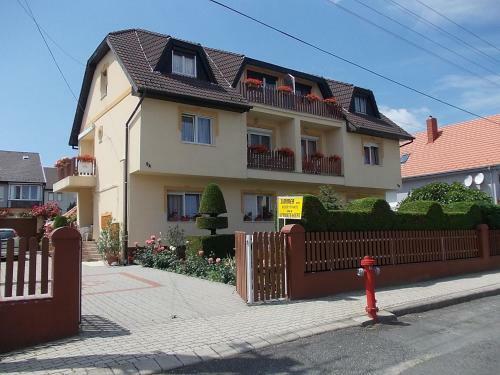 Hostal Judit Vend�gh�z