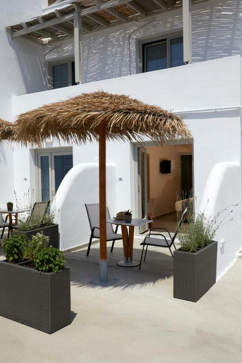Hostal Acropole Sunrise