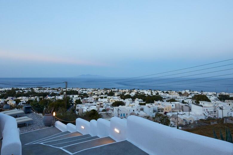 Hostal Acropole Sunrise