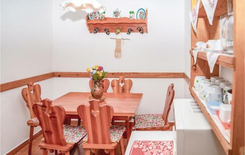 Holiday Home Lepke Utca-leanyfalu