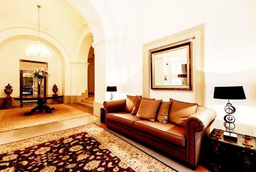 Central Stylish Apartments