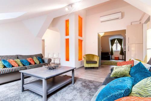 Central Stylish Apartments