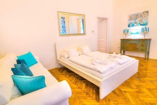 Central Stylish Apartments