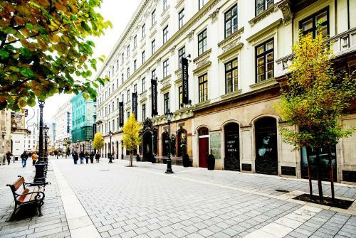 Central Stylish Apartments