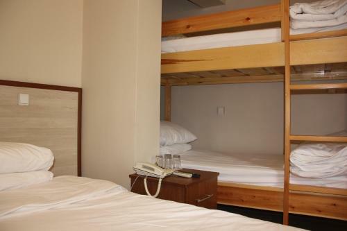 Hotel Crowded House