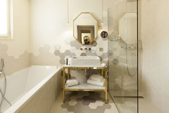 Hotel Le Mas Des Herbes Blanches