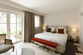 Hotel Le Mas Des Herbes Blanches