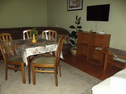 Hostal Bakonyi Kemenc�sh�z