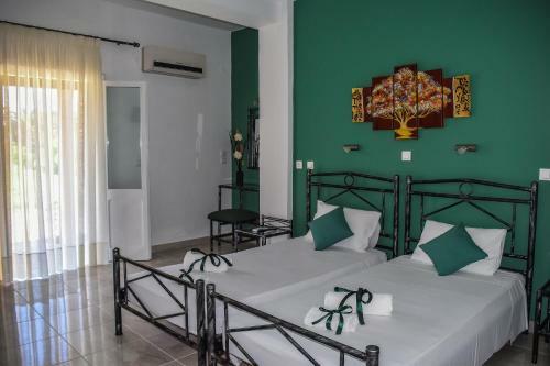 Hostal Mirsini Apartments