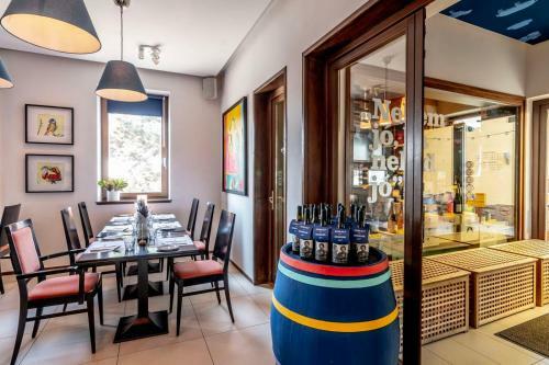 Hotel Imola Udvarh�z
