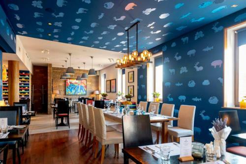 Hotel Imola Udvarh�z