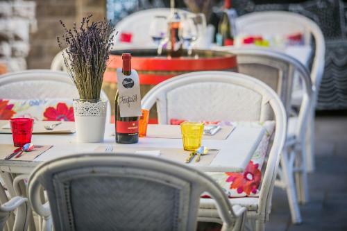 Hotel Imola Udvarh�z