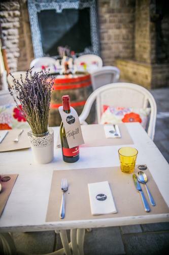 Hotel Imola Udvarh�z