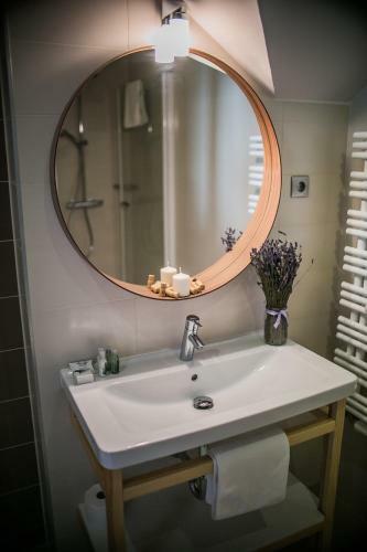 Hotel Imola Udvarh�z