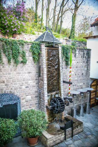 Hotel Imola Udvarh�z
