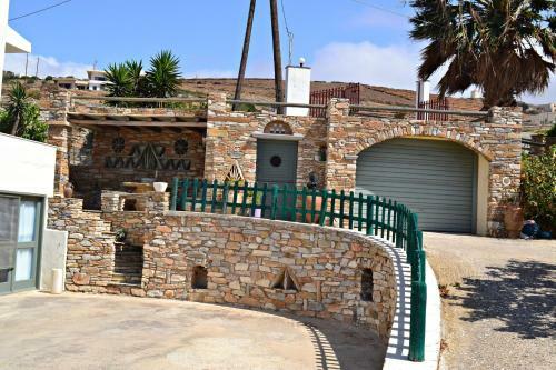 Stelios Zalonis Apartments