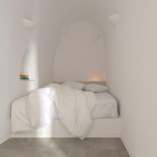 Evmenia Luxury Cave Villa