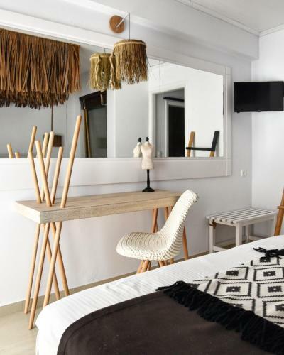 Angelos Apartments