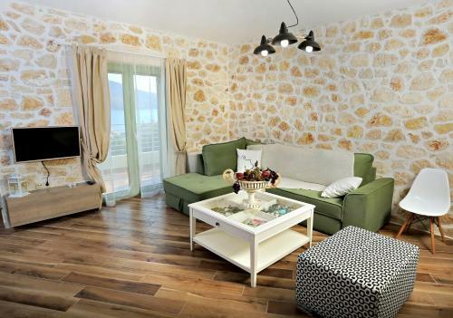 Villa Petra & Thalassa
