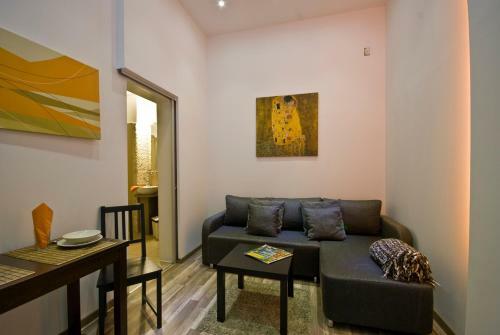 A&a Studio Apartments