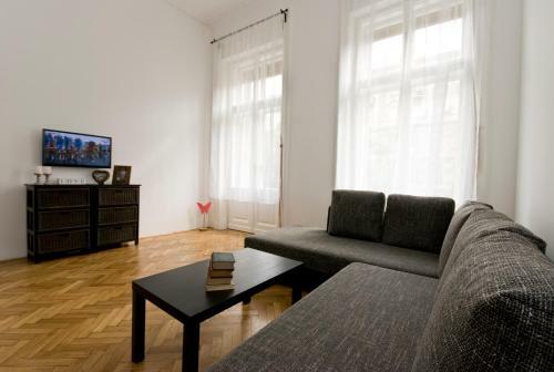 A&a Studio Apartments