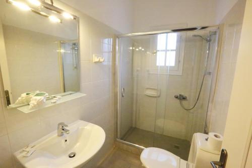 Apartamentos Kini Bay