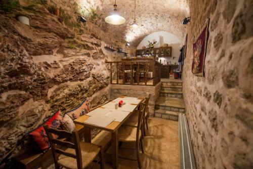 Hostal Xenios Tower