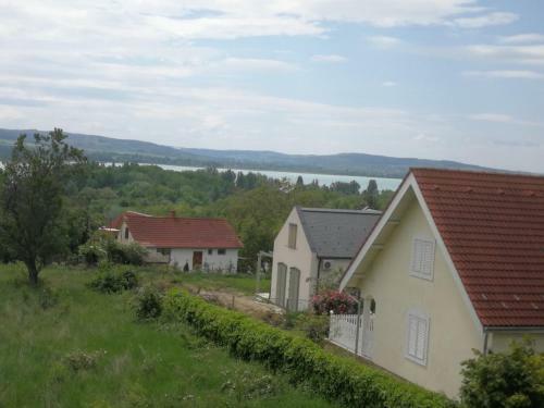 Apartmanh�z Kl�ra