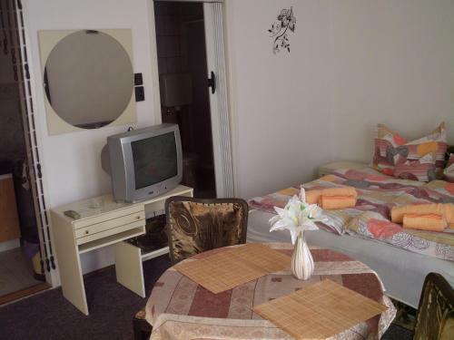 Kis Apartmanh�z
