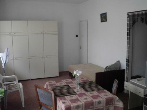Kis Apartmanh�z