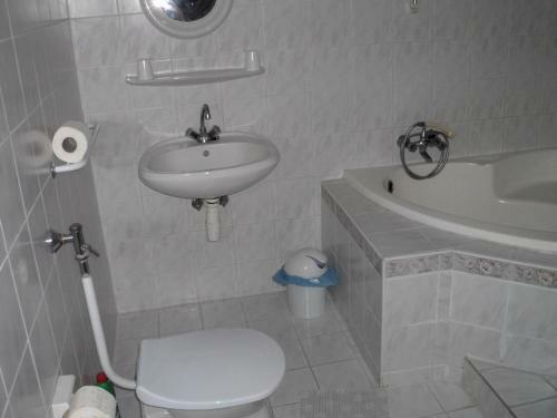 Kis Apartmanh�z