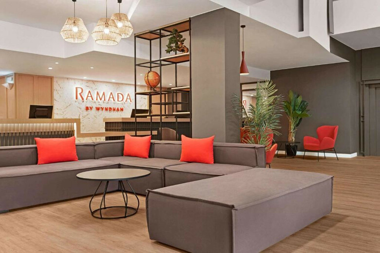 Hotel Ramada By Wyndham Valencia Almussafes