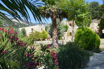 Akros Oreon Green Small Hotel