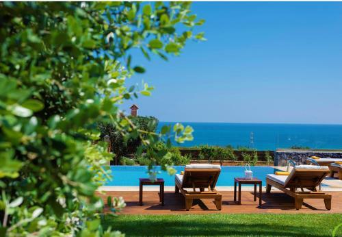 Irida Villa