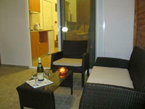 Apartamento Seaside Studios Kirania