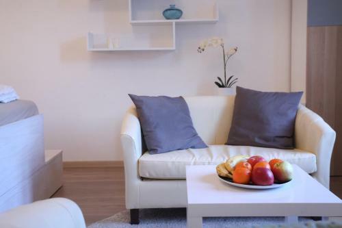 D.five Elizabeth Garden Apartment