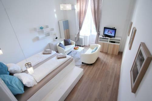 D.five Elizabeth Garden Apartment