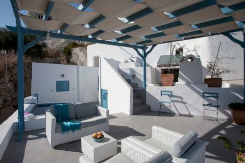 Semeli Cave House