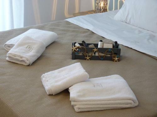 Hostal Ilianthos Apartments & Rooms