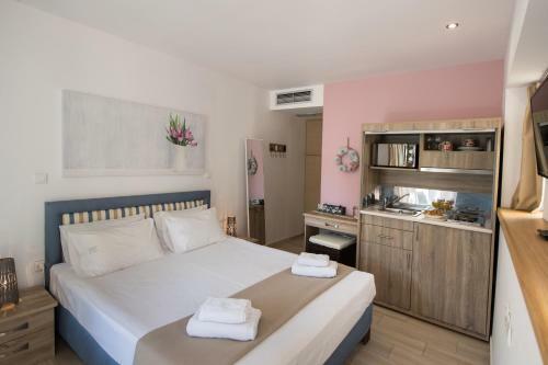 Hostal Ilianthos Apartments & Rooms