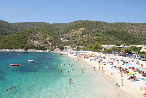 Hostal Ilianthos Apartments & Rooms