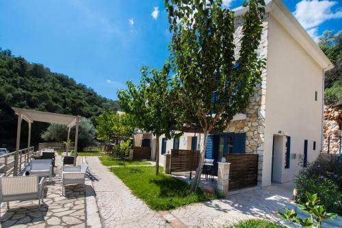 Hostal Ilianthos Apartments & Rooms