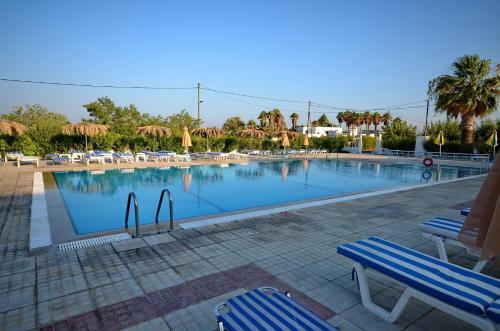 Nikos 2 Studios & Apartments