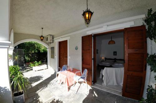 Alexandros Apartments & Studios