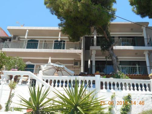 Mina Apartments