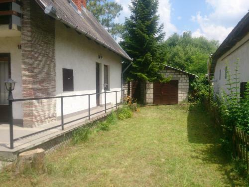 Balatonszemes Nyaral�