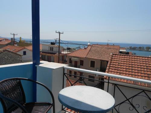 Zorbas Hotel & Studios