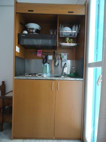 Zorbas Hotel & Studios